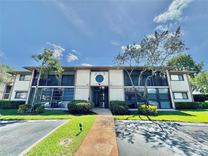 Picture of 10715 W Clairmont Cir # 212, Tamarac FL 33321