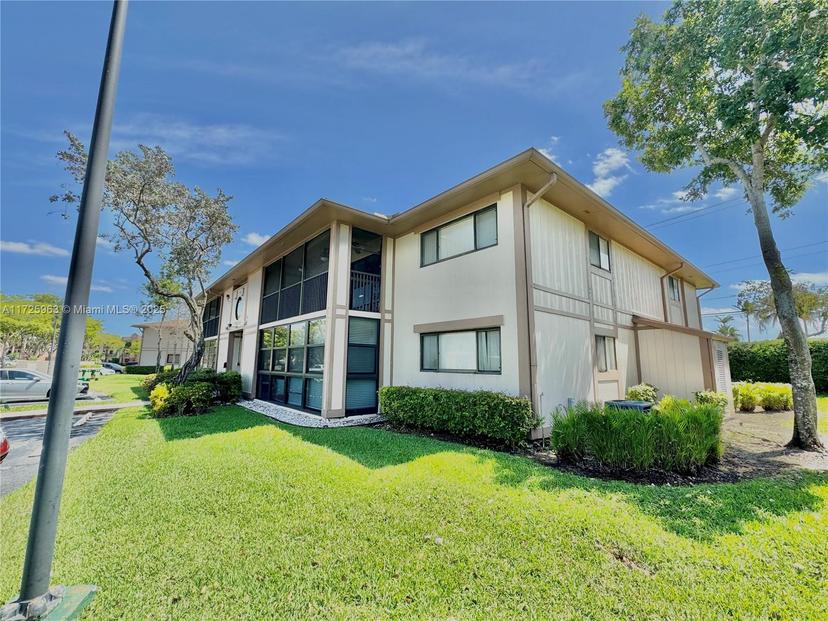 Picture of 10715 W Clairmont Cir # 212, Tamarac FL 33321