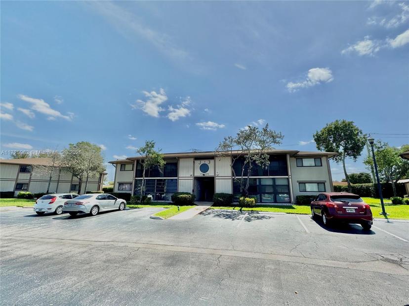 Picture of 10715 W Clairmont Cir # 212, Tamarac FL 33321