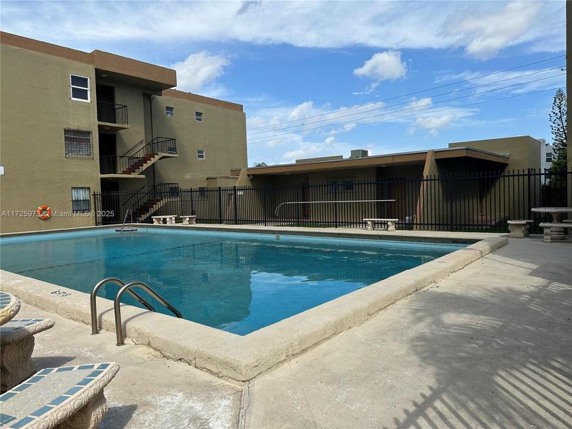 Picture of 6070 W 18Th Ave # 215, Hialeah FL 33012
