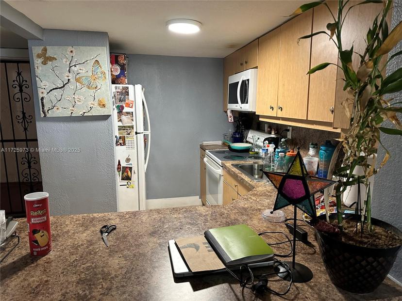 Picture of 6070 W 18Th Ave # 215, Hialeah FL 33012