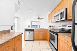 Picture of 110 Lake Emerald Dr # 403, Oakland Park, FL 33309