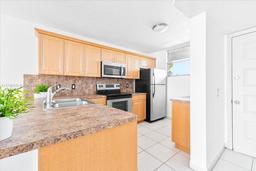 Picture of 110 Lake Emerald Dr # 403, Oakland Park, FL 33309