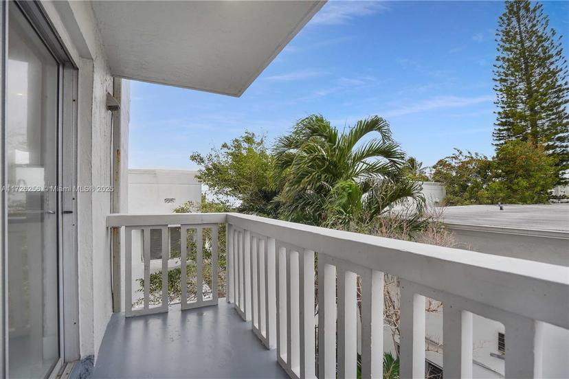 Picture of 7620 Carlyle Ave # 308, Miami Beach FL 33141