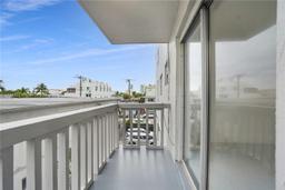 Picture of 7620 Carlyle Ave # 308, Miami Beach, FL 33141