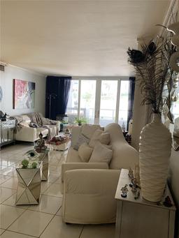 Picture of 5005 Collins Ave # 522, Miami Beach, FL 33140