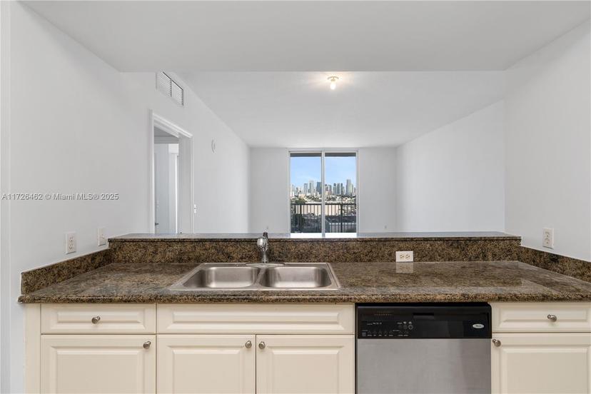 Picture of 1 Glen Royal Pkwy # 801, Miami FL 33125