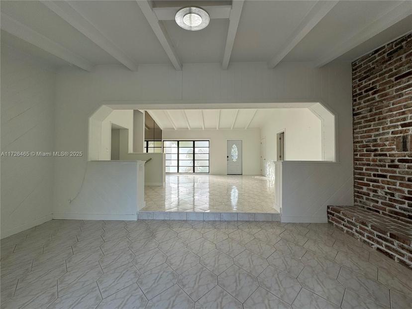 Picture of 2454 Tortugas Ln, Fort Lauderdale FL 33312
