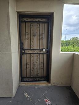Picture of 816 NW 87Th Ave # 406, Miami, FL 33172