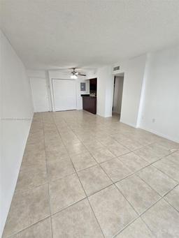 Picture of 816 NW 87Th Ave # 406, Miami, FL 33172