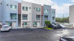 Picture of 2555 NE 193Rd St # 2102, Miami, FL 33180