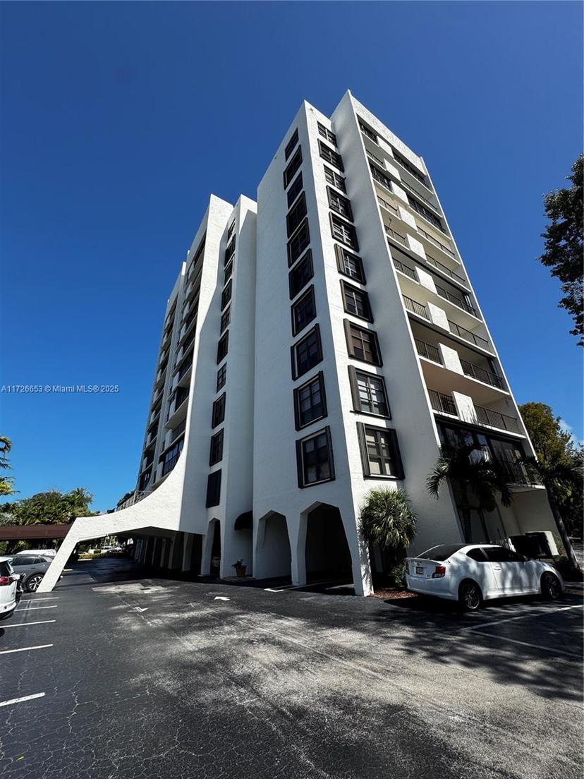 Picture of 77 Crandon Blvd # 4C, Key Biscayne FL 33149