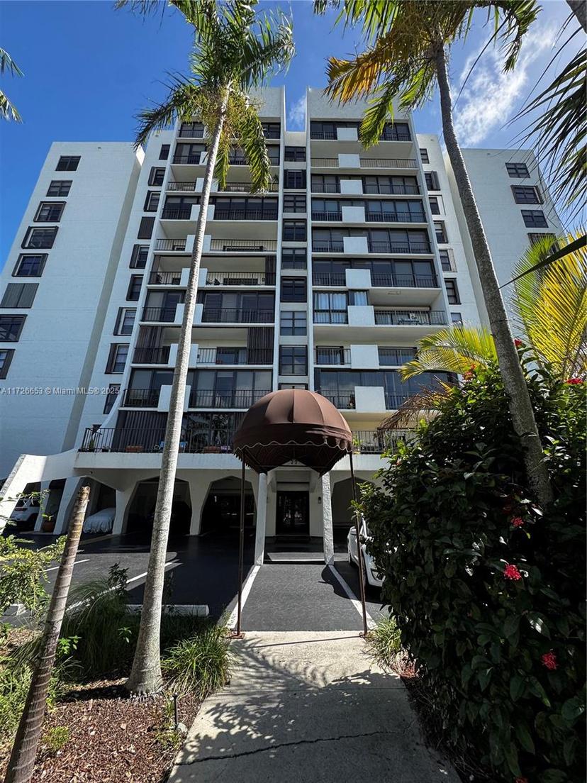 Picture of 77 Crandon Blvd # 4C, Key Biscayne FL 33149