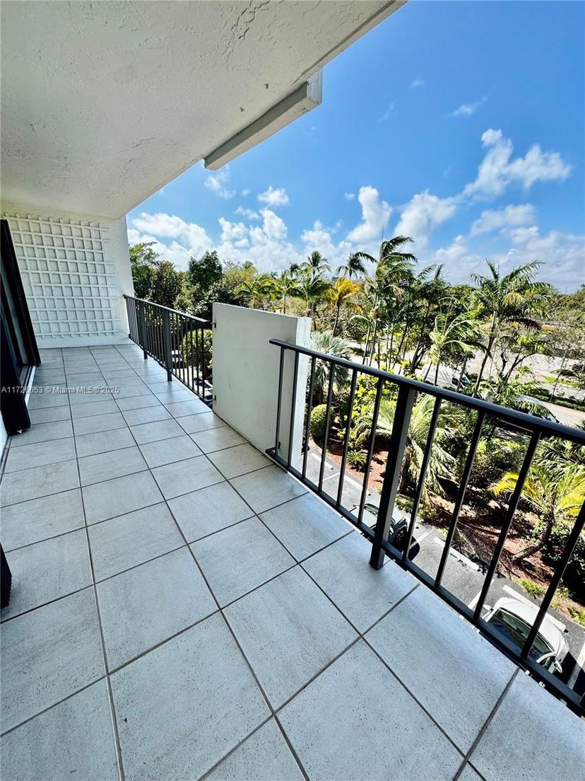 Picture of 77 Crandon Blvd # 4C, Key Biscayne FL 33149