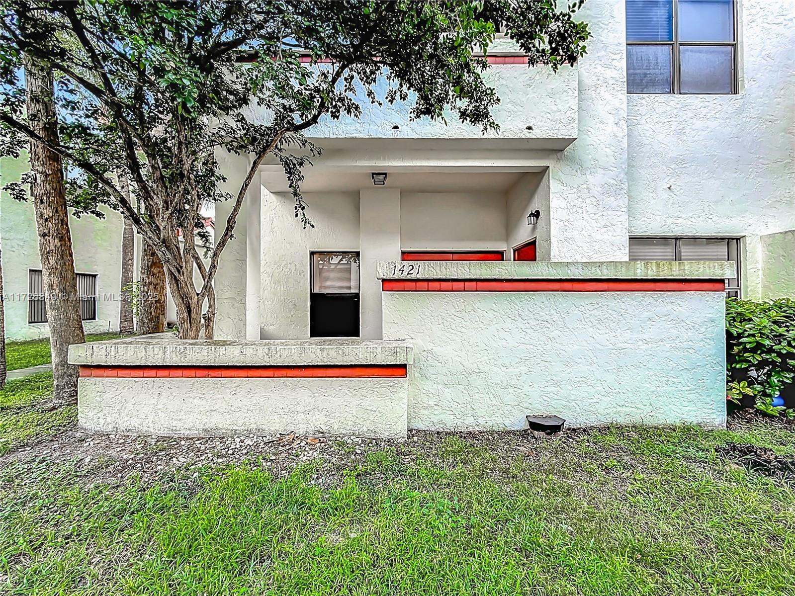 Picture of 1421 Avon Ln # 107, North Lauderdale, FL 33068