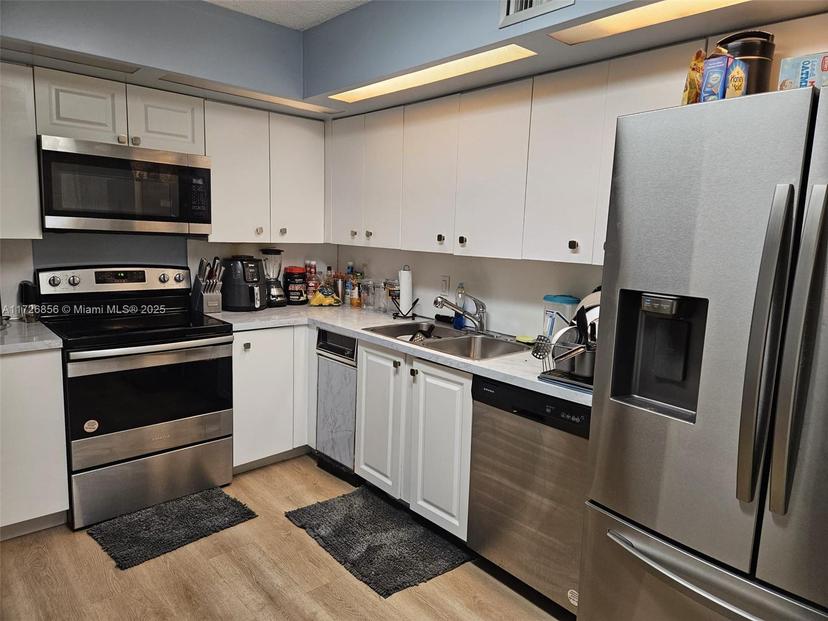 Picture of 2808 N 46Th Ave # E353, Hollywood FL 33021