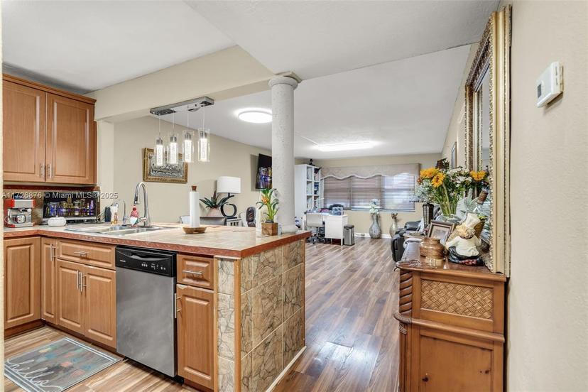 Picture of 1400 NE 191St St # 120, Miami FL 33179