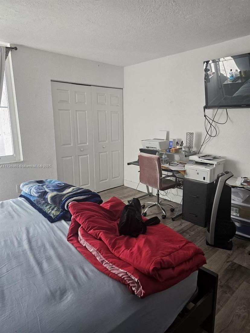 Picture of 1056 W 44Th Ter # 49, Hialeah FL 33012