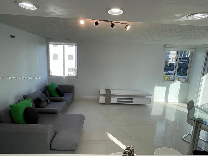 Picture of 800 N Miami Ave # 504, Miami FL 33136