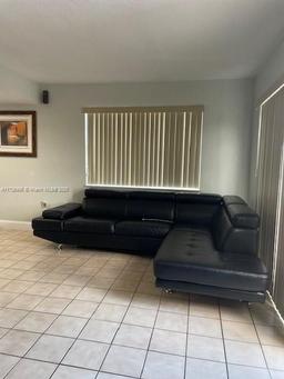 Picture of 6600 W 2Nd Ct # B21, Hialeah, FL 33012
