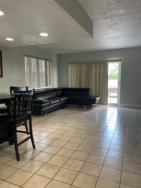 Picture of 6600 W 2Nd Ct # B21, Hialeah, FL 33012