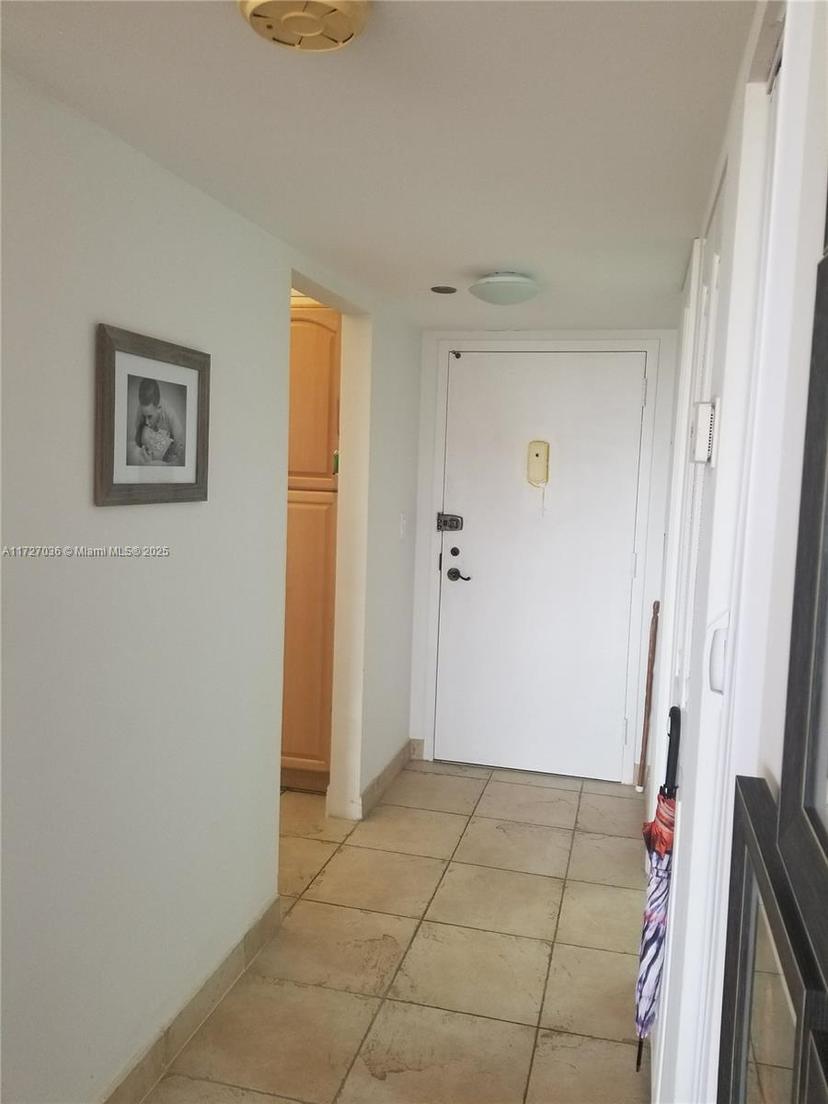 Picture of 900 Saint Charles Pl # 513, Pembroke Pines FL 33026