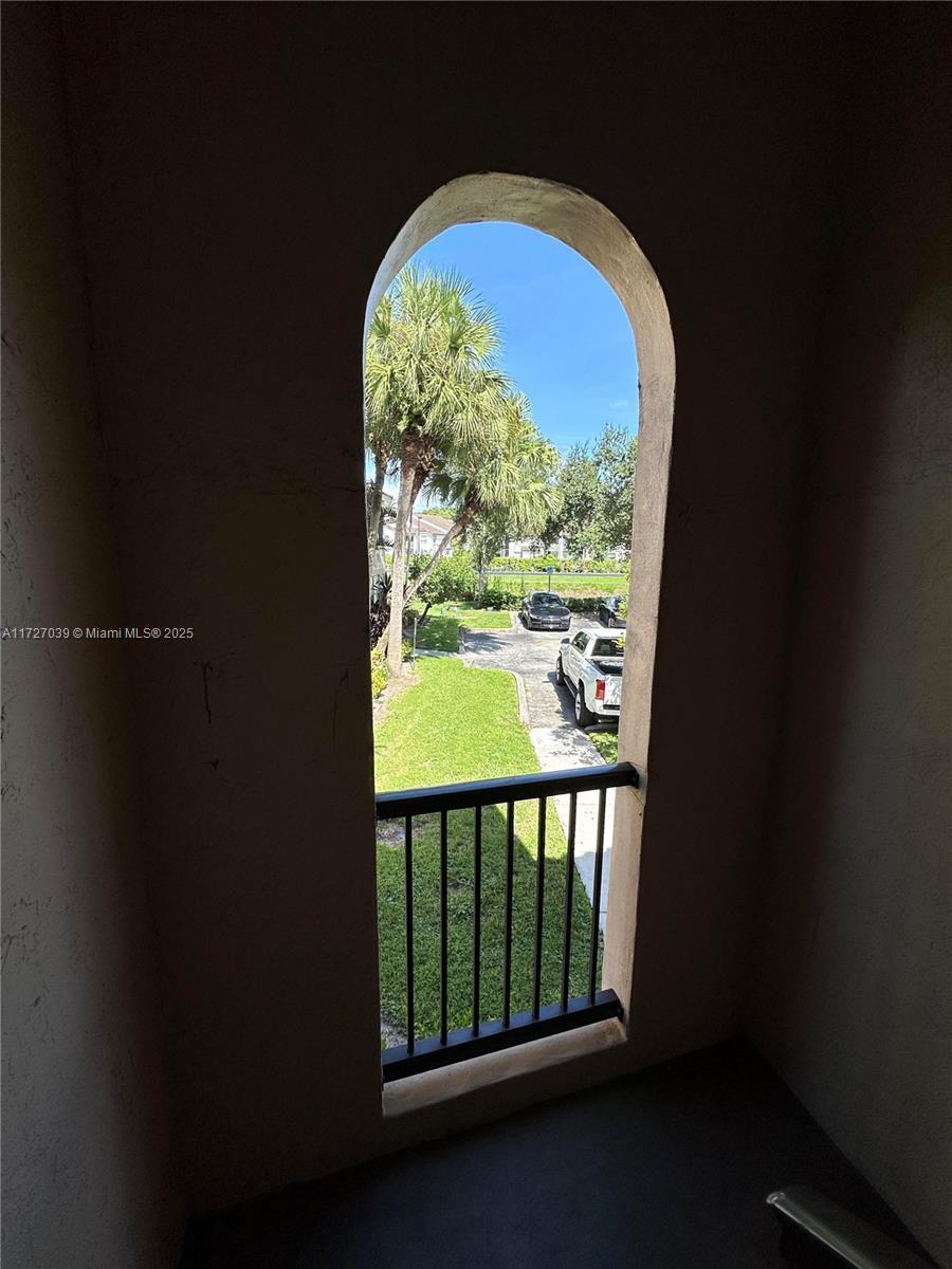 Picture of 2796 S University Dr # 2208, Davie, FL 33328