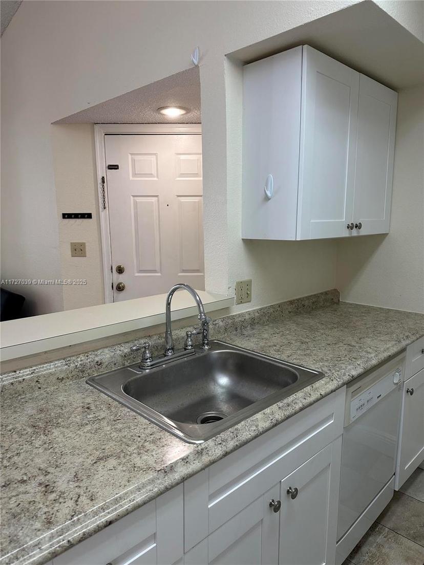 Picture of 2796 S University Dr # 2208, Davie FL 33328
