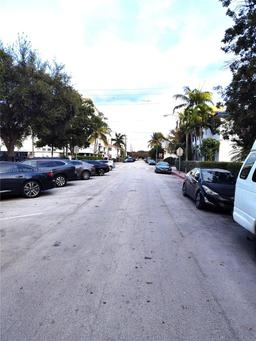 Picture of 7945 Carlyle Ave # 2, Miami Beach, FL 33141