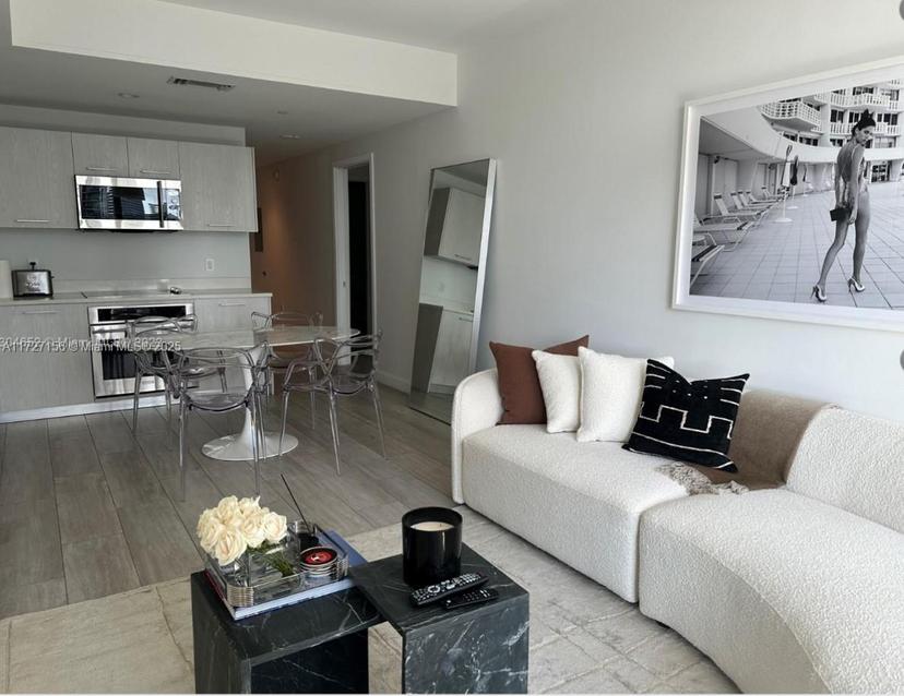 Picture of 45 SW 9Th St # 1004, Miami FL 33130