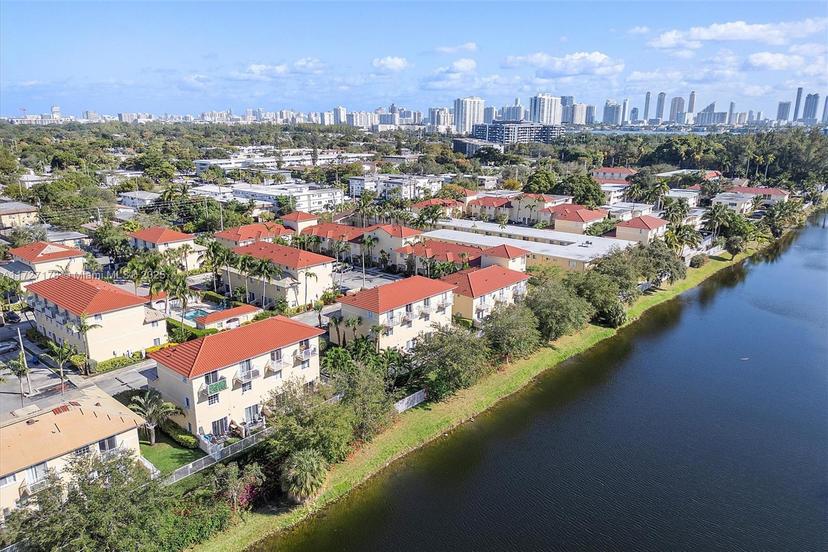 Picture of 2052 NE 167Th St # 123, North Miami Beach FL 33162