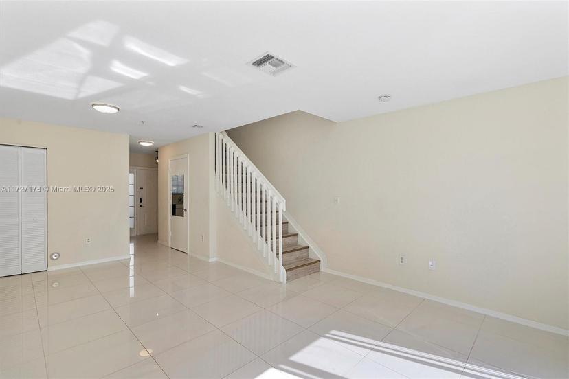 Picture of 2052 NE 167Th St # 123, North Miami Beach FL 33162