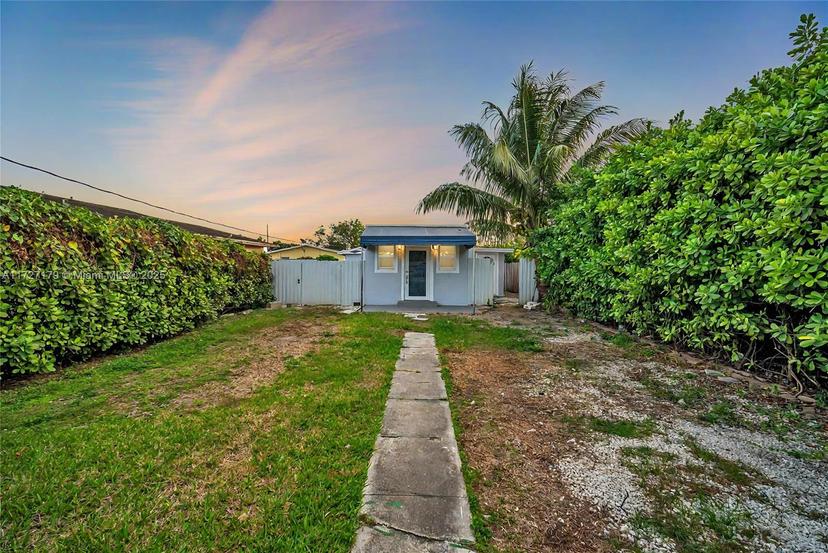 Picture of 2372 NW 34Th St, Miami FL 33142