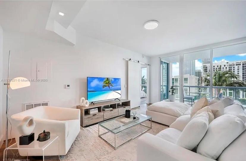 Picture of 480 NE 30Th St # 1005, Miami FL 33137