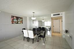Picture of 3725 S Ocean Dr # 821, Hollywood, FL 33019