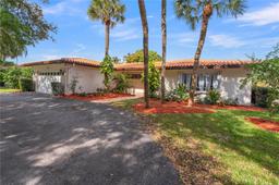Picture of 8301 Dundee Ter, Miami Lakes, FL 33016
