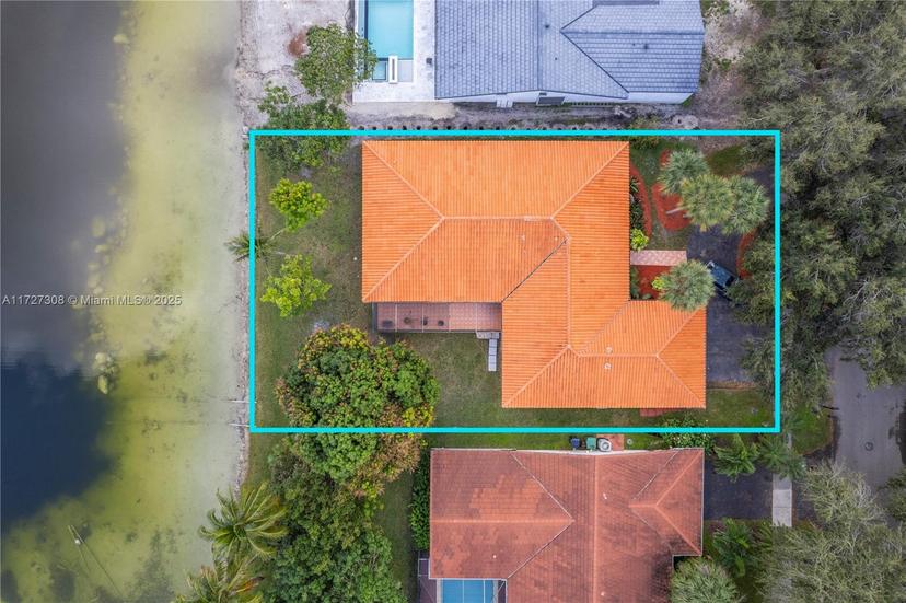 Picture of 8301 Dundee Ter, Miami Lakes FL 33016