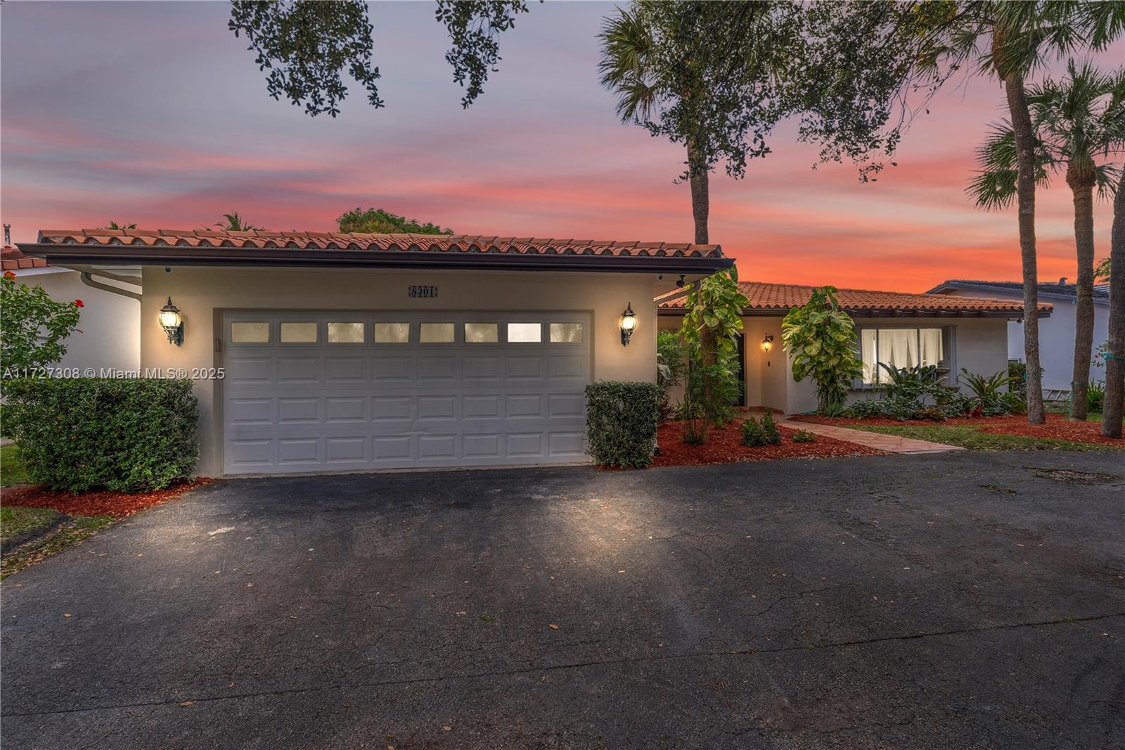 Picture of 8301 Dundee Ter, Miami Lakes, FL 33016