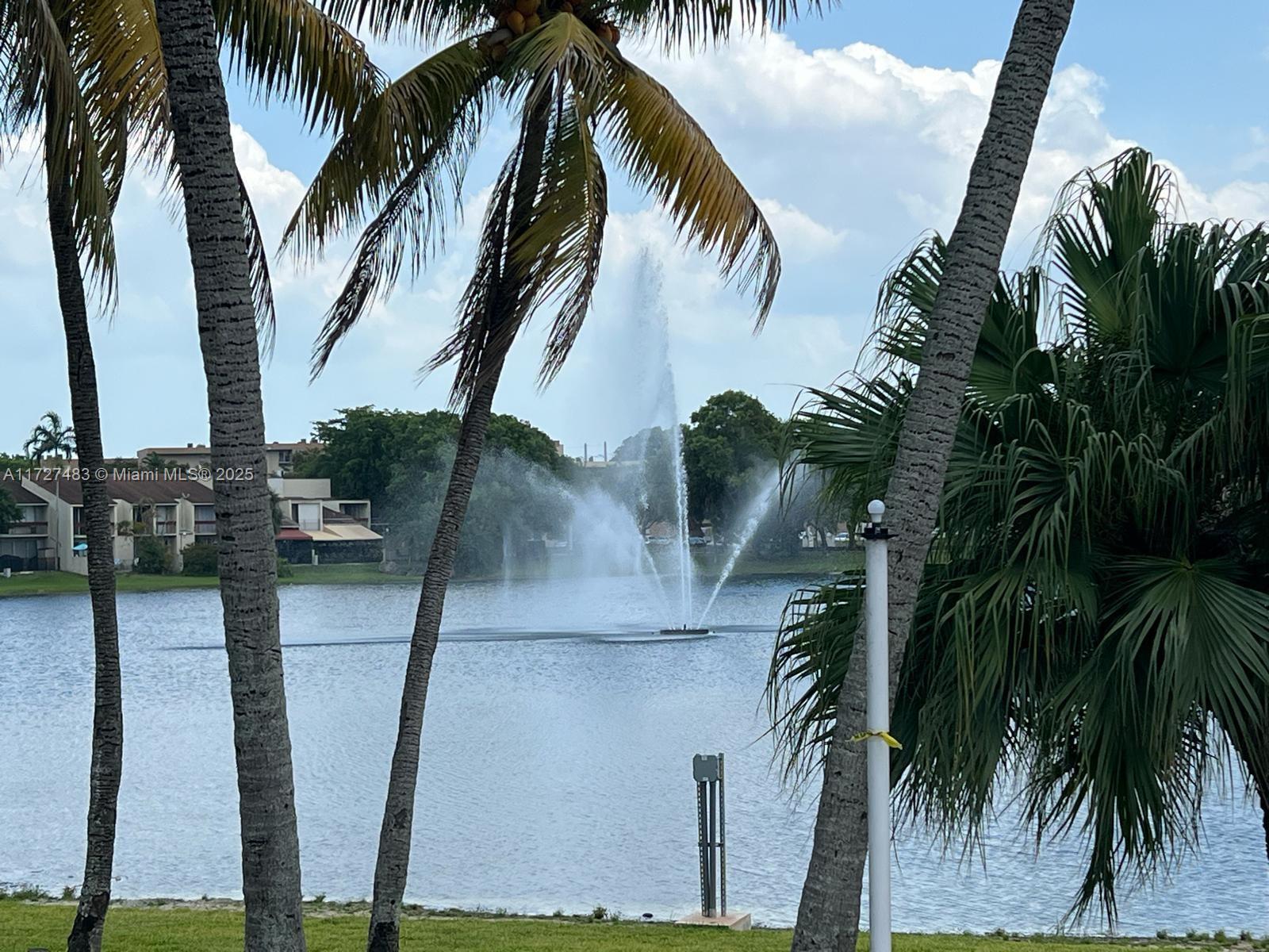 Picture of 9365 Fontainebleau Blvd # E114, Miami, FL 33172