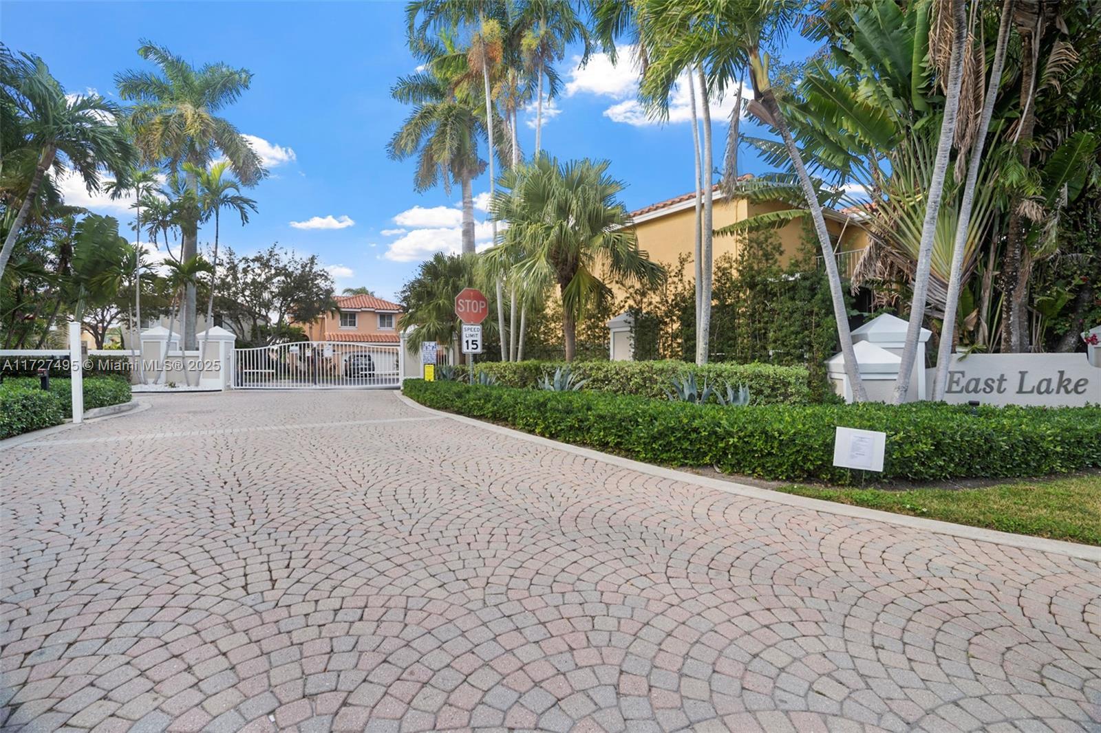 Picture of 1762 E Trafalgar Cir, Hollywood, FL 33020