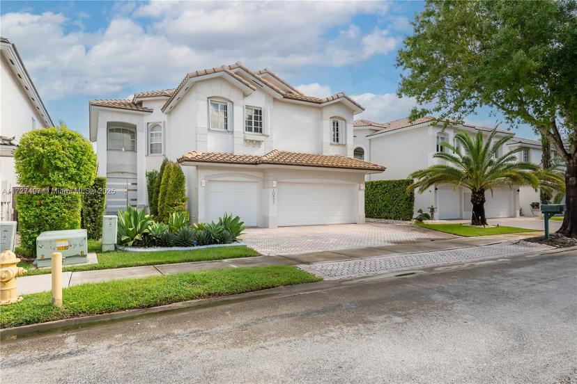 Picture of 10857 NW 73Rd Ter, Doral FL 33178