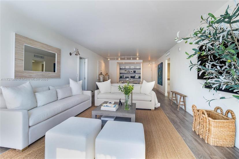 Picture of 90 Edgewater Dr # 314, Coral Gables FL 33133