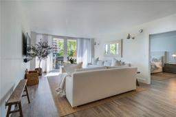 Picture of 90 Edgewater Dr # 314, Coral Gables, FL 33133