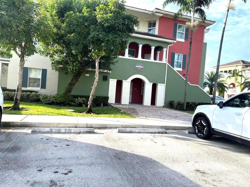 Picture of 10902 NW 83Rd St # 112, Doral FL 33178