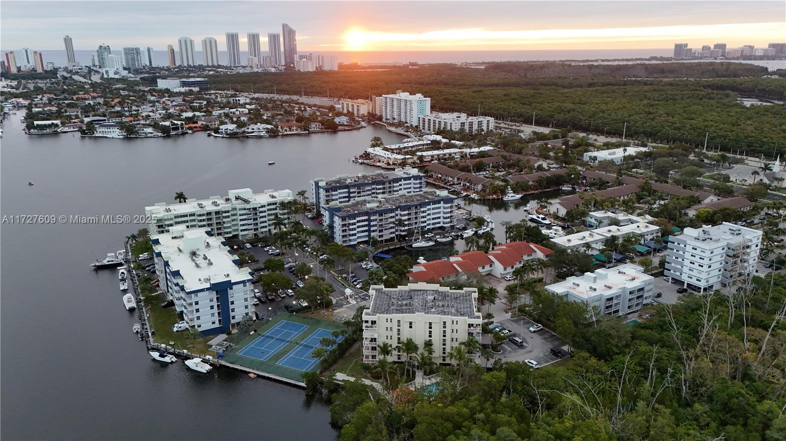 Picture of 16565 NE 26Th Ave # 5B, North Miami Beach, FL 33160