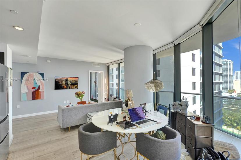 Picture of 55 SW 9Th St # 1901, Miami FL 33130
