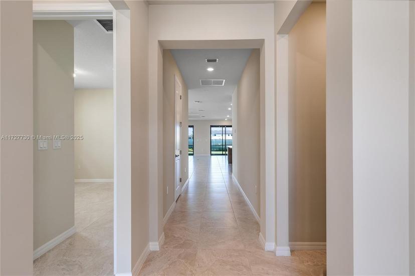 Picture of 4480 Gramercy Dr, Oakland Park FL 33309