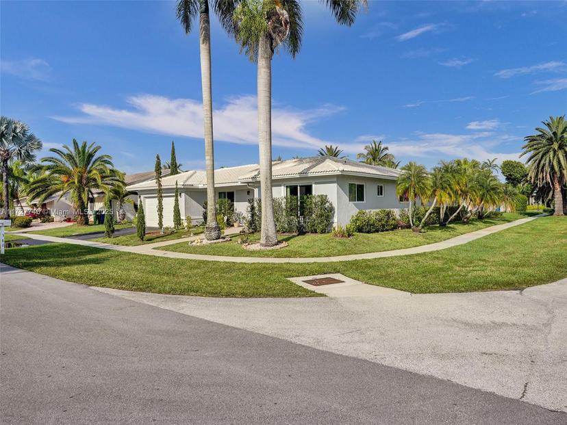 Picture of 580 Eastwood Ln, Weston FL 33326