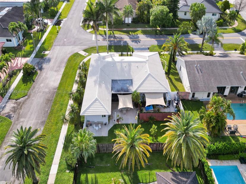 Picture of 580 Eastwood Ln, Weston FL 33326
