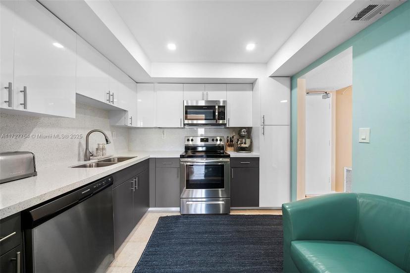 Picture of 18011 Biscayne Blvd, Aventura FL 33160